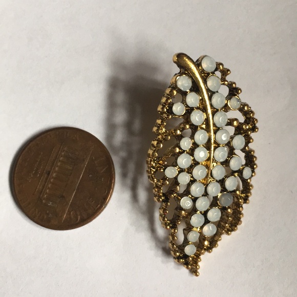 New! Shimmering Leaf Earrings - Picture 5 of 6